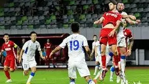 3月19日，王大雷与伊万科维奇教练共赴赛前新闻通气会